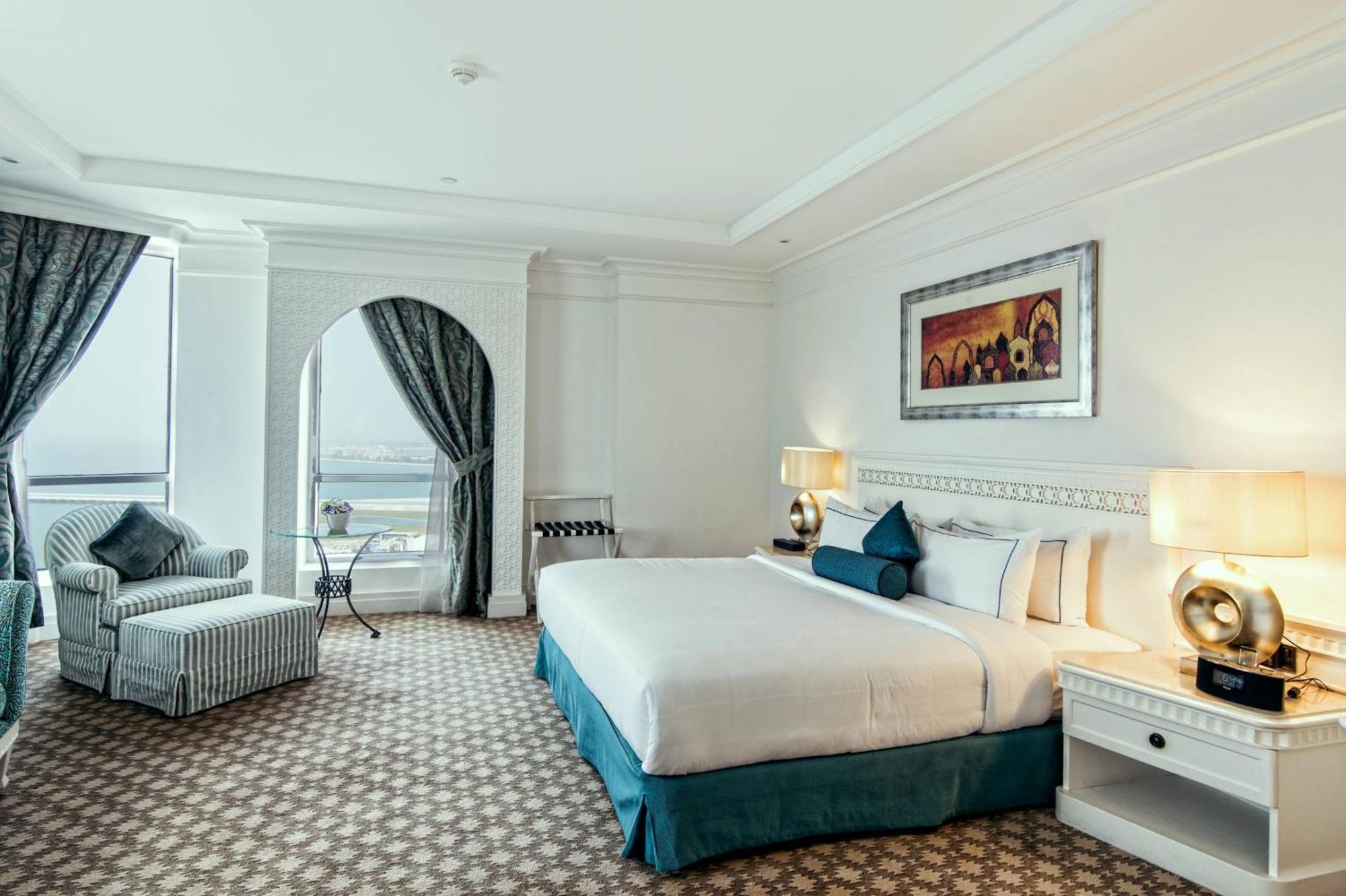 แฮบทัวร์ แกรนด์ รีสอร์ต ออโตกราฟ คอลเลคชั่น Hotel ดูไบ ภายนอก รูปภาพ A bedroom at the hotel