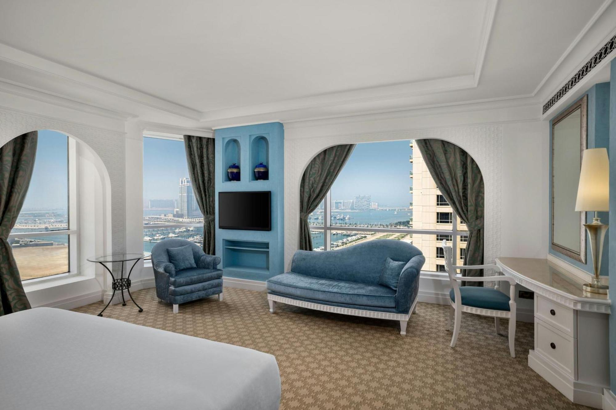 แฮบทัวร์ แกรนด์ รีสอร์ต ออโตกราฟ คอลเลคชั่น Hotel ดูไบ ภายนอก รูปภาพ A room at the hotel