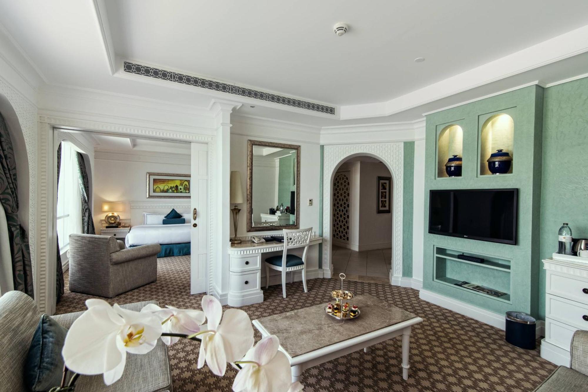 แฮบทัวร์ แกรนด์ รีสอร์ต ออโตกราฟ คอลเลคชั่น Hotel ดูไบ ภายนอก รูปภาพ A suite at the hotel
